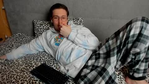 Deni online show from March 31, 7:04 pm