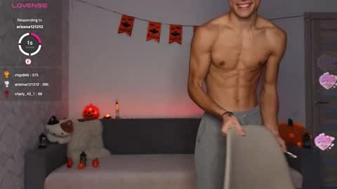 Snapshot of denlover chatting on October 14, 7:37 am Den online show from October 14, 7:37 am