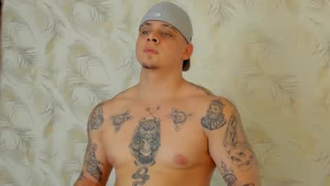 Snapshot of dennis_munera chatting on December 6, 1:22 pm dennis munera online show from December 6, 1:22 pm