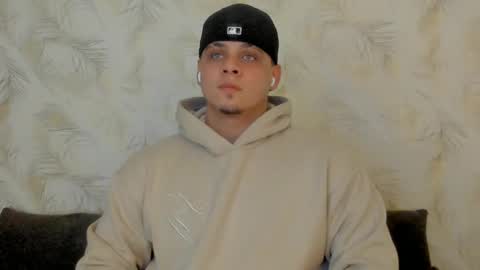 Snapshot of dennis_munera chatting on December 2, 10:27 am dennis munera online show from December 2, 10:27 am
