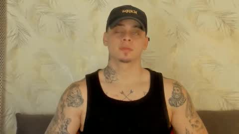 Snapshot of dennis_munera chatting on January 18, 3:27 pm dennis munera online show from January 18, 3:27 pm