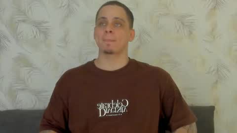 Snapshot of dennis_munera chatting on January 6, 7:56 pm dennis munera online show from January 6, 7:56 pm