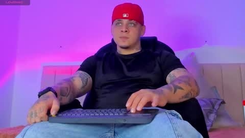 Snapshot of dennis_munera chatting on September 18, 12:29 pm dennis munera online show from September 18, 12:29 pm