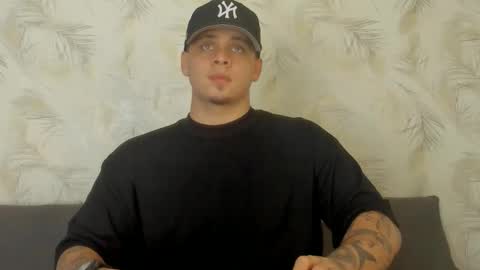 Snapshot of dennis_munera chatting on December 24, 10:44 am dennis munera online show from December 24, 10:44 am