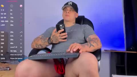 Snapshot of dennis_munera chatting on October 16, 12:13 pm dennis munera online show from October 16, 12:13 pm