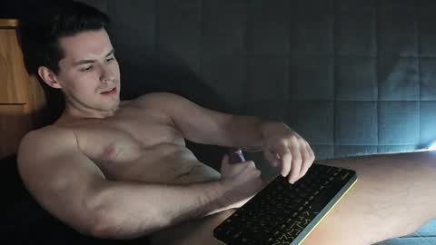 Snapshot of dennis_night chatting on December 9, 11:30 pm Den online show from December 9, 11:30 pm