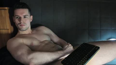Snapshot of dennis_night chatting on January 16, 11:37 pm Den online show from January 16, 11:37 pm