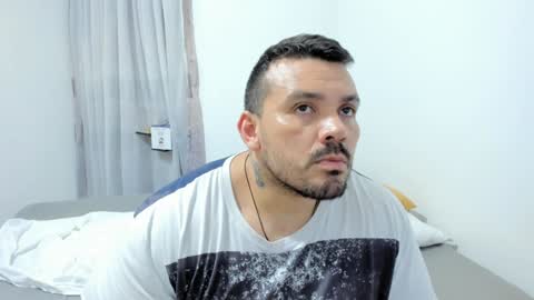Snapshot of denny_scobar chatting on January 12, 3:28 am denny scobar online show from January 12, 3:28 am