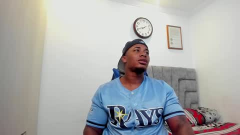 deon jhonson online show from December 12, 6:42 pm