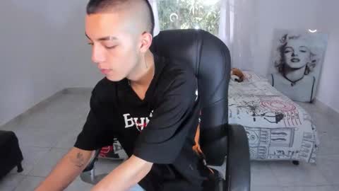 Dereck Boy online show from December 5, 7:54 pm