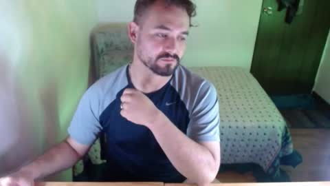 Dereck Mills3 online show from March 18, 2:25 am