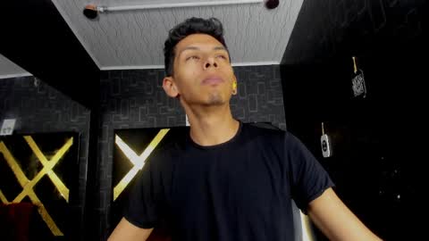 Dereck online show from May 25, 1:06 pm