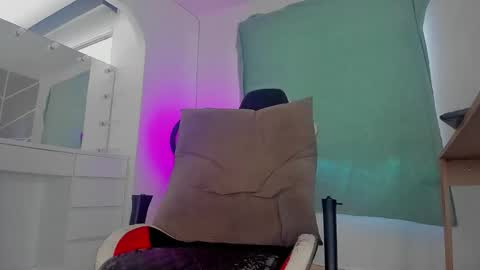 dereckhardd online show from March 20, 2:21 pm