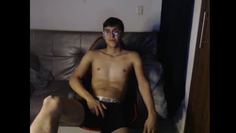 Snapshot of derek_135 chatting on September 13, 11:17 pm Derek online show from September 13, 11:17 pm