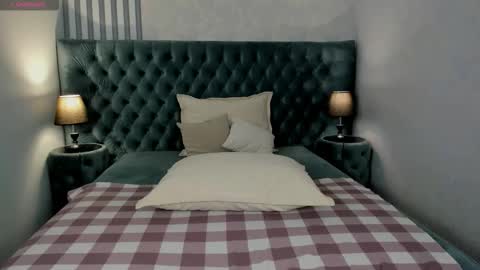 Derek online show from January 7, 7:19 pm