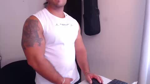 Snapshot of derek_group chatting on September 11, 1:21 pm Derek online show from September 11, 1:21 pm