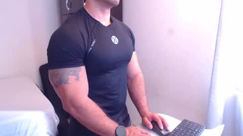 Snapshot of derek_group chatting on December 21, 2:15 pm Derek online show from December 21, 2:15 pm
