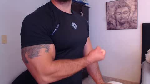 Snapshot of derek_group chatting on February 23, 12:32 pm Derek online show from February 23, 12:32 pm