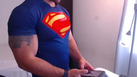 Snapshot of derek_group chatting on December 14, 3:36 pm Derek online show from December 14, 3:36 pm