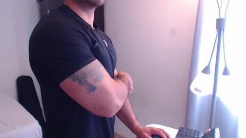 Snapshot of derek_group chatting on December 15, 4:26 pm Derek online show from December 15, 4:26 pm