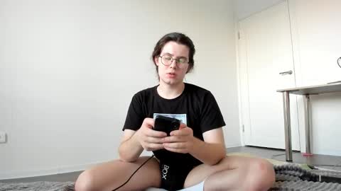 Snapshot of derek_shameless chatting on September 11, 3:55 pm Derek online show from September 11, 3:55 pm
