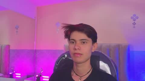 derek_sinn online show from April 27, 8:25 pm