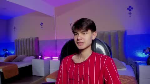 derek_sinn online show from April 10, 9:00 pm