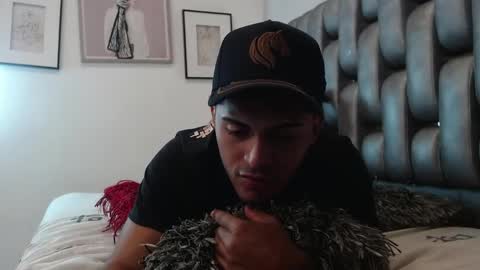 D E R E K online show from April 18, 9:15 pm