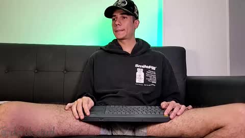 Derek independent model  online show from December 23, 5:49 am