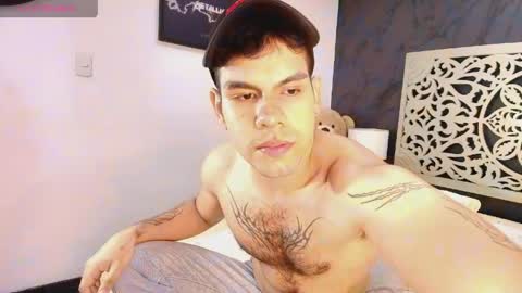 derek_voss online show from May 18, 1:06 pm