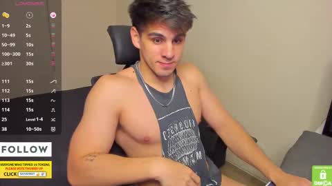 Snapshot of derekcb chatting on October 6, 9:36 am Derekcb online show from October 6, 9:36 am
