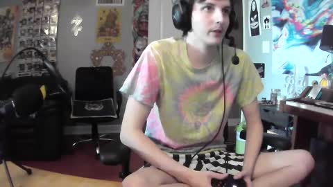 Snapshot of derekdings chatting on February 28, 3:15 pm derekdings online show from February 28, 3:15 pm