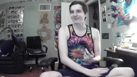 Snapshot of derekdings chatting on February 5, 12:10 am derekdings online show from February 5, 12:10 am