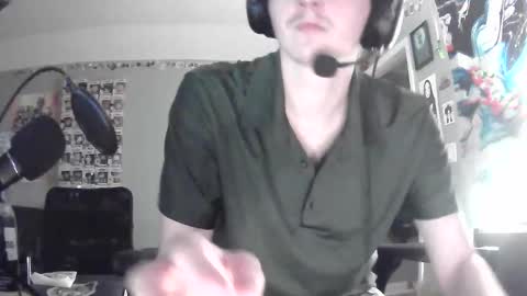 Snapshot of derekdings chatting on December 26, 5:58 am derekdings online show from December 26, 5:58 am