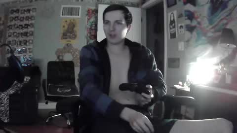 Snapshot of derekdings chatting on January 6, 6:14 am derekdings online show from January 6, 6:14 am