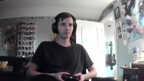Snapshot of derekdings chatting on December 7, 10:06 pm derekdings online show from December 7, 10:06 pm