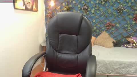 dereck online show from September 18, 5:09 am