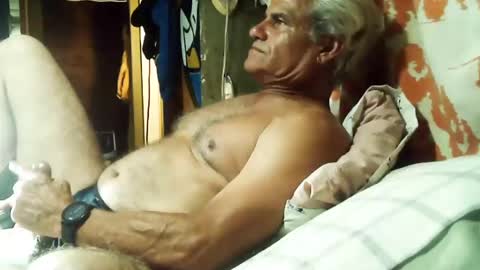 Snapshot of derick1961 chatting on October 5, 10:41 am derick1961 online show from October 5, 10:41 am