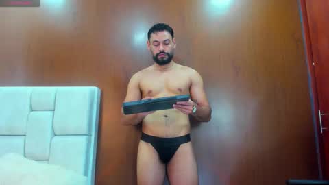 DerryBigger CM online show from December 19, 7:44 pm