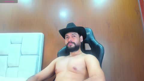 DerryBigger CM online show from March 27, 10:00 pm