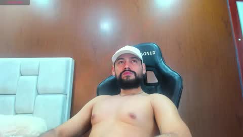 DerryBigger CM online show from March 28, 10:32 pm