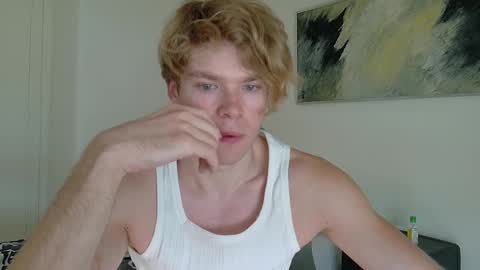 Snapshot of desaad_98 chatting on February 18, 9:10 am desaad_98 online show from February 18, 9:10 am