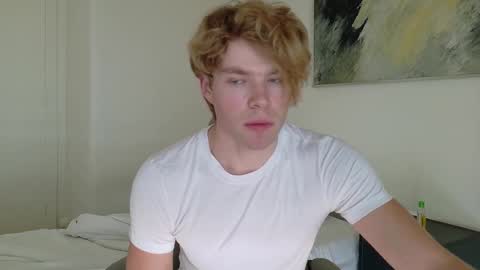 Snapshot of desaad_98 chatting on February 19, 9:06 am desaad_98 online show from February 19, 9:06 am