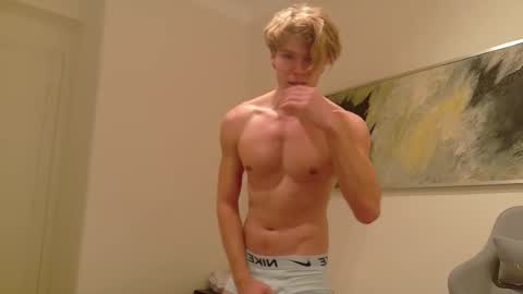 Snapshot of desaad_98 chatting on February 15, 8:12 pm desaad_98 online show from February 15, 8:12 pm