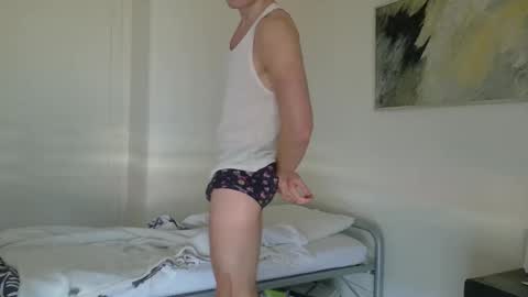 Snapshot of desaad_98 chatting on March 8, 9:13 am desaad_98 online show from March 8, 9:13 am