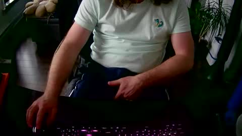 desdisdes online show from May 26, 8:49 pm