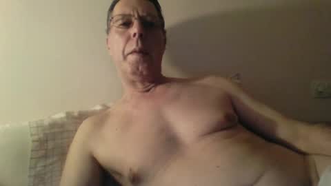 Snapshot of deseo7352 chatting on December 8, 7:54 pm deseo7352 online show from December 8, 7:54 pm