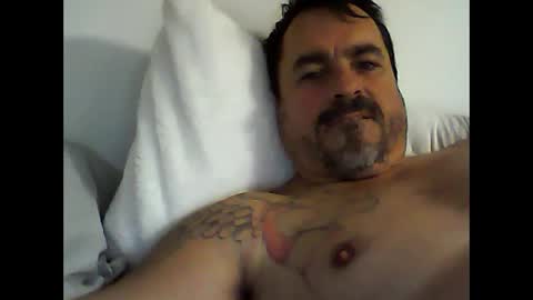 Snapshot of deslongchamps69 chatting on February 16, 2:21 pm deslongchamps69 online show from February 16, 2:21 pm