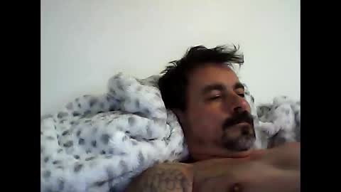 Snapshot of deslongchamps69 chatting on January 6, 10:26 pm deslongchamps69 online show from January 6, 10:26 pm
