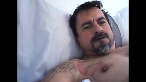 Snapshot of deslongchamps69 chatting on December 8, 2:19 pm deslongchamps69 online show from December 8, 2:19 pm